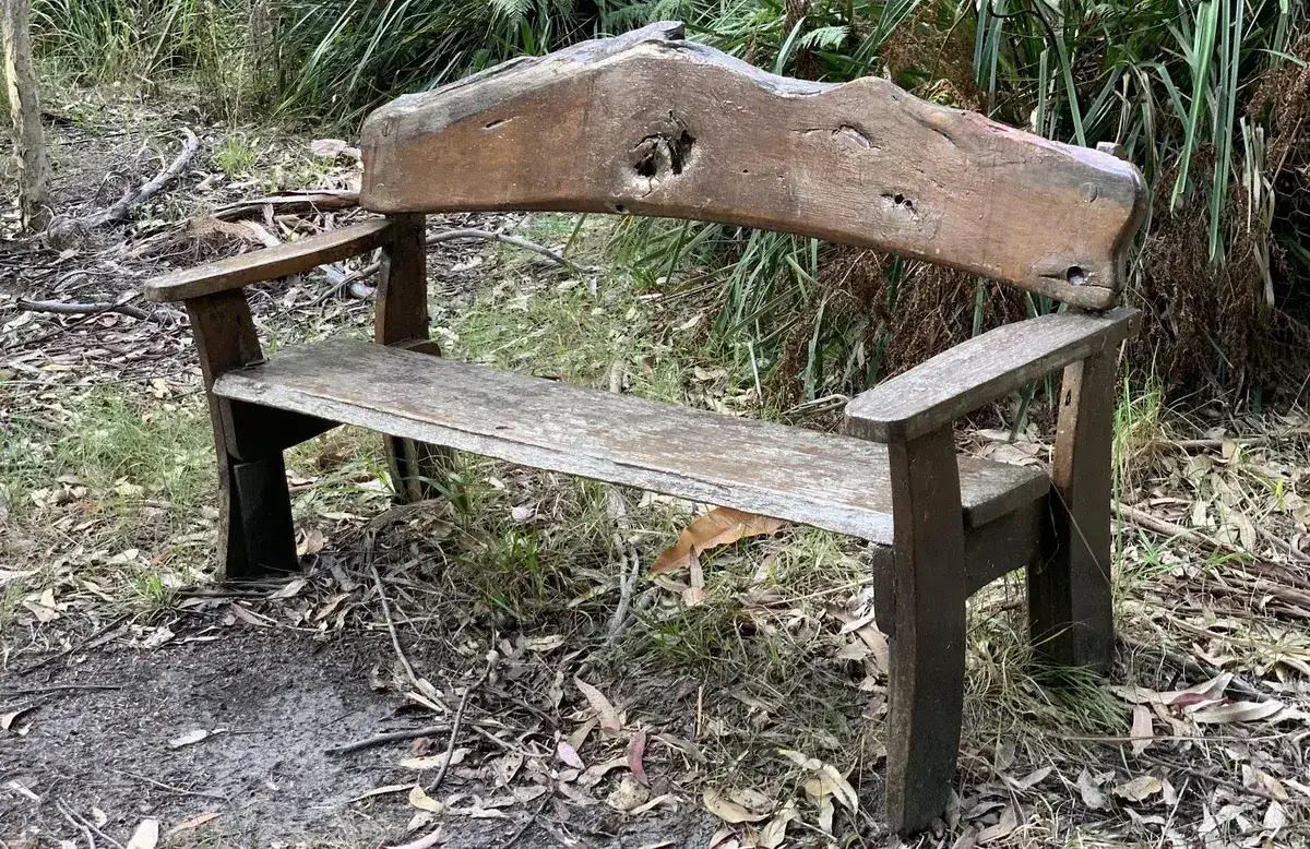 seat at pearl beach arbretum