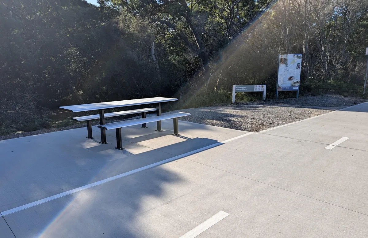 red gum loop near the entrance - picnic area near carpark