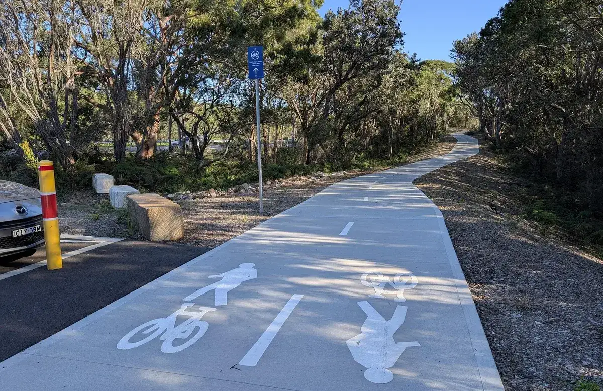 red gum loop near the entrance- new cycleway