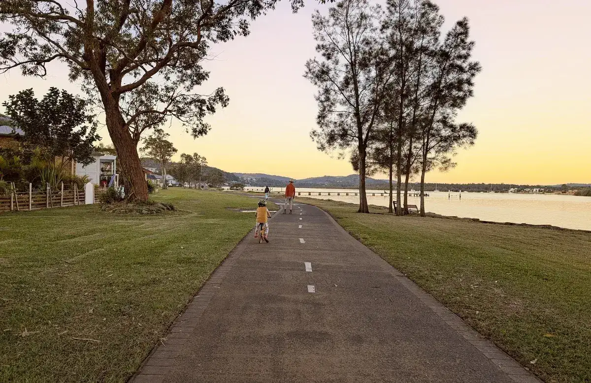 Woy Woy - Lions Park to Blackwall Mountain (3.6km one way 7.2km return) photo 5